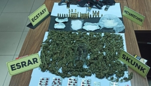 Uyuşturucuları pazarlarken yakalandılar 