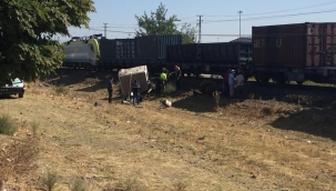 Yük treni kamyonu biçti: 1 ölü 