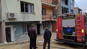 Alevlerden kaçmak için balkondan atladı 