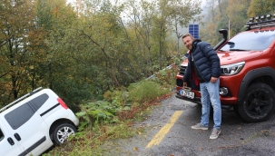 Aracı ile kaza yapan aracın yardımına koştu