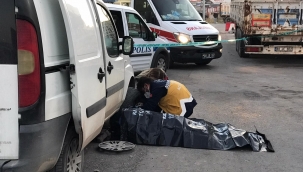 Aracının lastiğini değiştirirken öldü