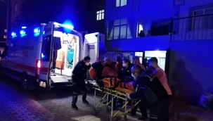 Bıçaklandı acı içinde evine gitti