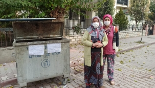 Bir anlık dalgınlıkla altınları çöpe attı