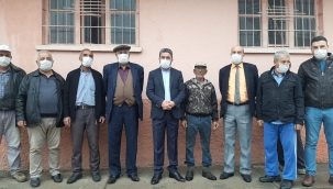 "Depremzede çadırda Başkan villa derdinde"