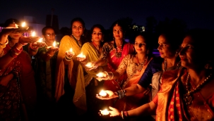 Diwali Festivali'nden renkli görüntüler