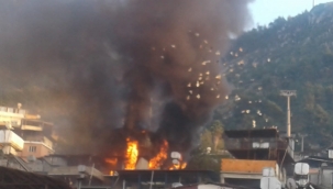 Hatay'da korkutan ev yangını 