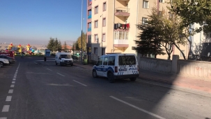 İşten gelen kadın annesini ölü buldu 