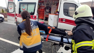 Kamyona arkadan çarptı: 3 yaralı