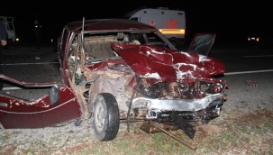 Kamyonetle otomobil çarpıştı: 6 yaralı