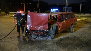 Kırmızı ışıkta geçti: 4 yaralı 