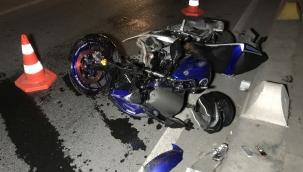 Motosiklet yayaya çarptı: 2 ağır yaralı 