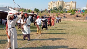 Oklar Ata'ya saygı için atıldı