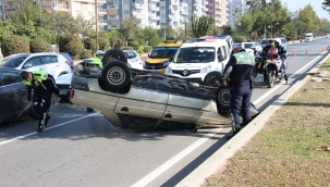 Önce refüje çarptı sonra takla attı