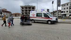Otomobil ile motosiklet çarptı: 1 yaralı 
