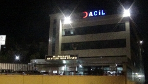 Otomobil polis memuruna çarpıp kaçtı