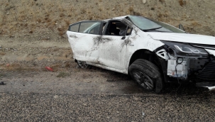 Otomobil takla attı: 1'i ağır 3 yaralı 