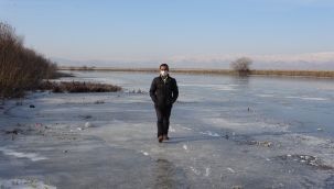 Soğuk hava nehir ve dereleri dondurdu 