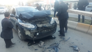 Sürat yapan araç kaza yaptı 