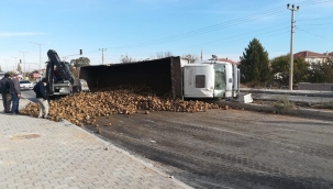 Tırda yüklü pancarlar yola saçıldı