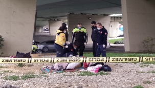 Topkapı'da köprü altında ceset bulundu 