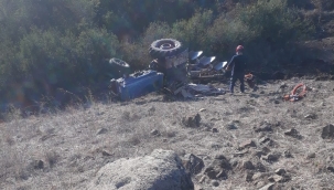 Traktörün altıda kalan çiftçi öldü 