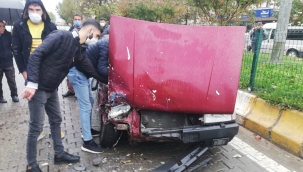 Üç araç birbirine girdi 