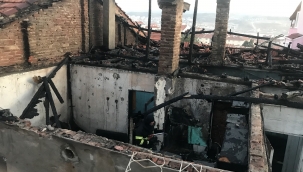 Yangın çıkan ev kullanılamaz hale geldi 