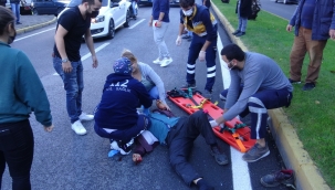 Yaralının başından ayrılmadı