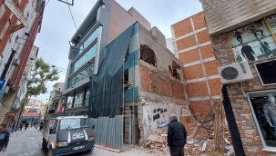 Yıkım sırasında 3. kattan boşluğa düştü