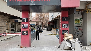 8. kattan düşen genç kız ağır yaralandı 