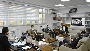 Bakan Selçuk öğretmenlerle buluştu 