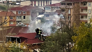 Çatı katında yangın paniğe sebep oldu