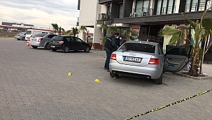 Eski eşini kaçırdı yanındaki vurdu