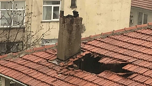 Fırtına çatıda hasara neden oldu
