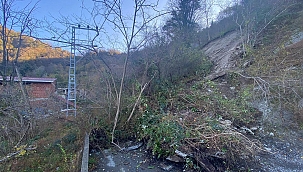 Hopa ilçesindeki heyelan korkuttu