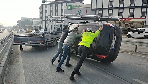 İki kadın sürücü ölümden döndü 
