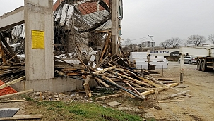 İnşaatta göçük 4 işçi ölümden döndü