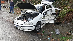 Kayganlaşan yol kaza yaptırdı: 3 yaralı 