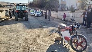 Motosiklet ile traktör çarpıştı: 1 yaralı 