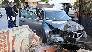 Paniğe kapılıp duvara çarptı: 1 yaralı