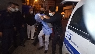 Polis memuruna döner bıçaklı saldırı