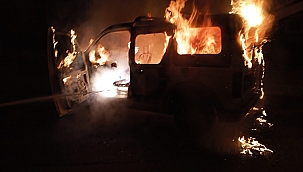 Seyir halindeki araç alev alev yandı!