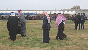 Suriye'deki aşiretler Azez'de toplandı 