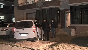 Tabancayı temizlerken annesini vurdu