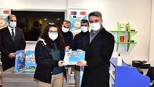 Öğrencilere tablet dağıtımı başladı