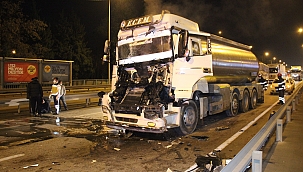 Tanker kamyona çarptı: 2 yaralı