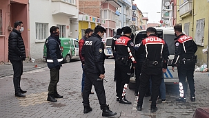 Tartıştığı annesini bıçakla rehin aldı! 