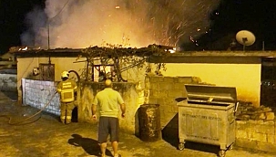 Tek katlı ev alevlere teslim oldu