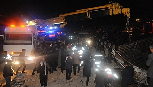 Tır şarampole devrildi: 1 ölü