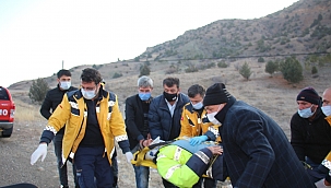 Traktör ile otomobil çarpıştı: 4 yaralı